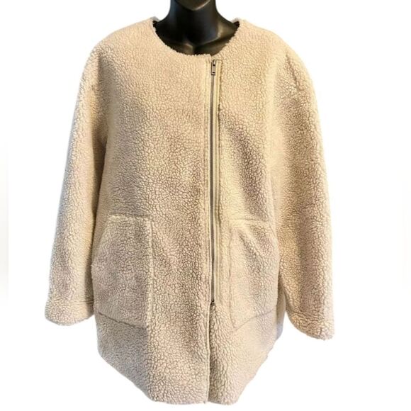 Elizabeth And James - Picture 8 of 9